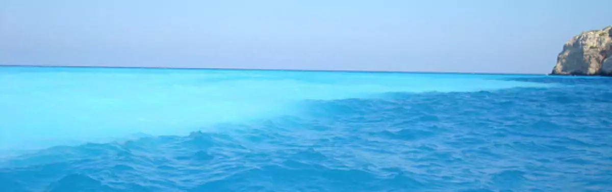 no trickery, the water in the shipwreck bay really is this blue